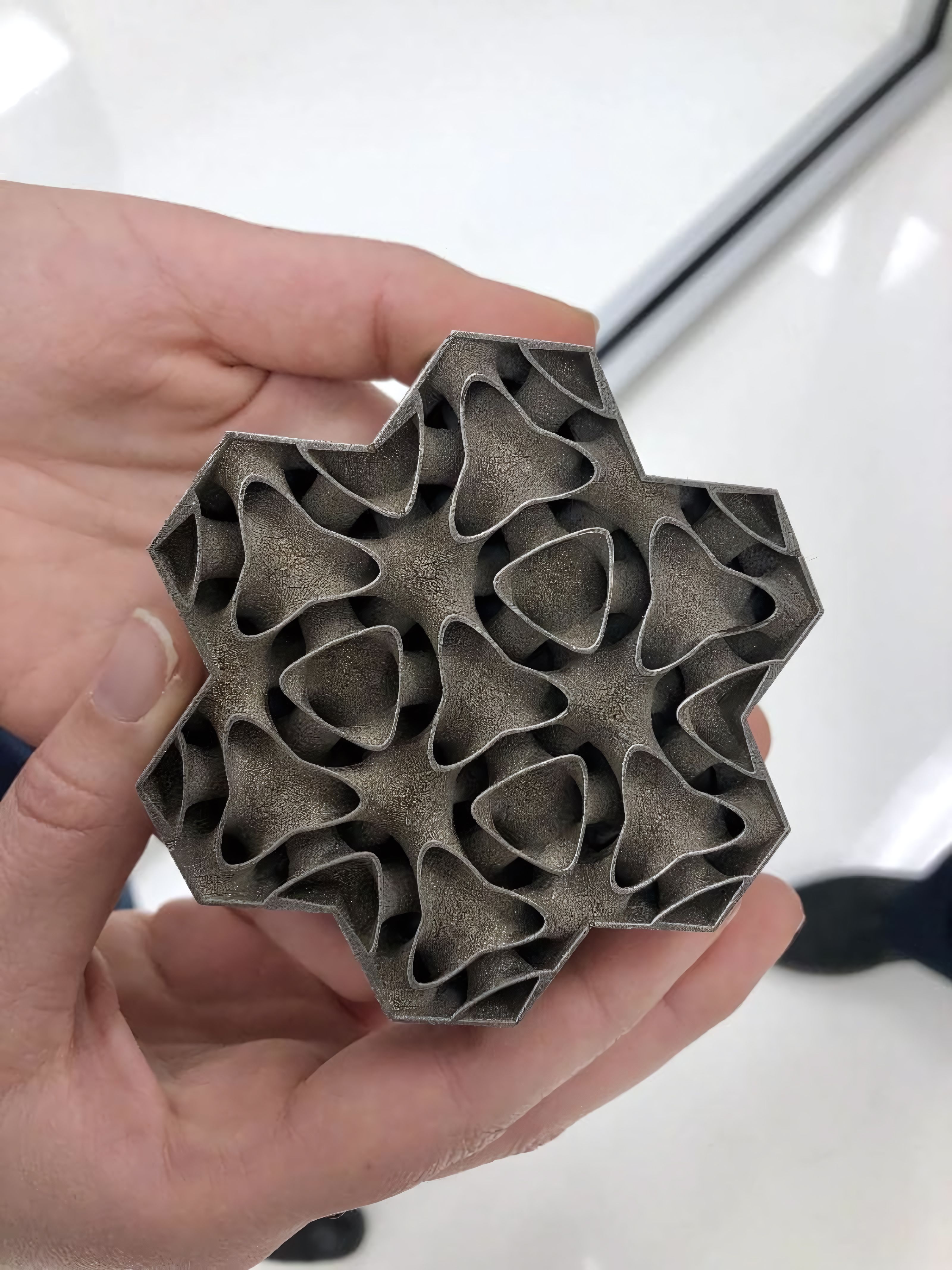 Прототип теплообменника, распечатанного на 3D-принтере. Фото GE