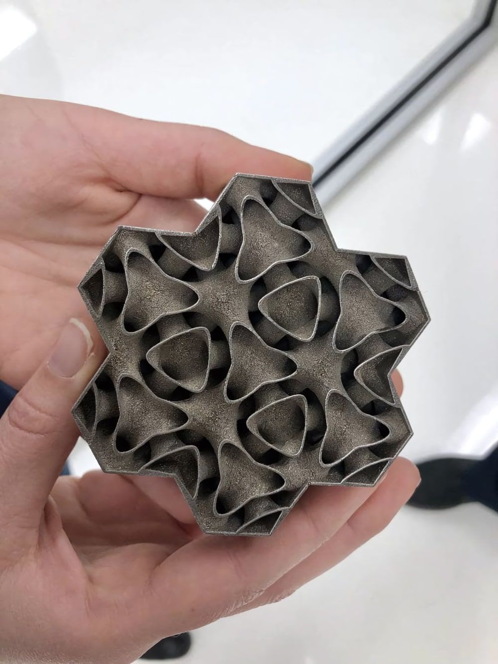 Прототип теплообменника, распечатанного на 3D-принтере. Фото GE
